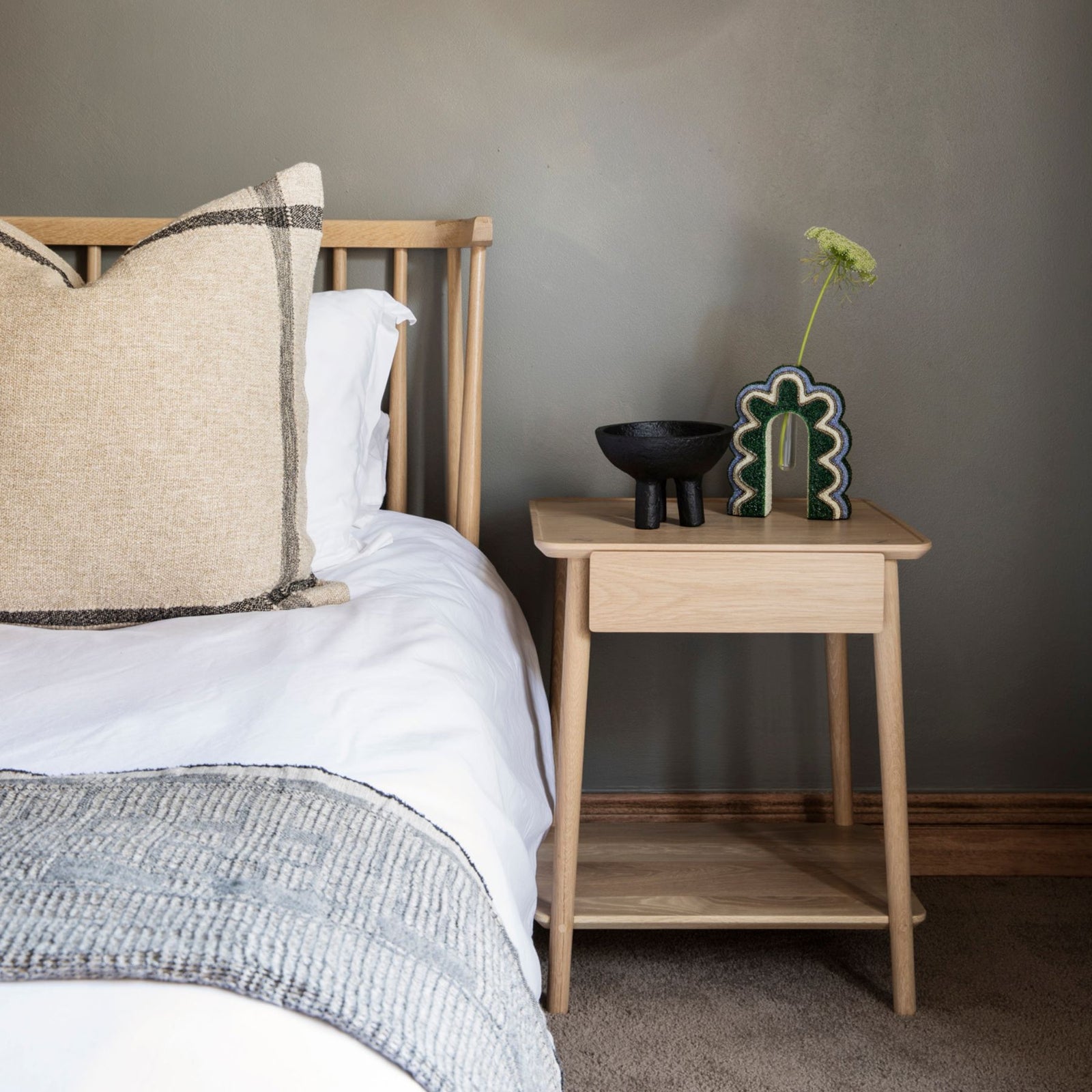 Spindle Bed - 3 Quarter Size | Detachable, Secure Headboard