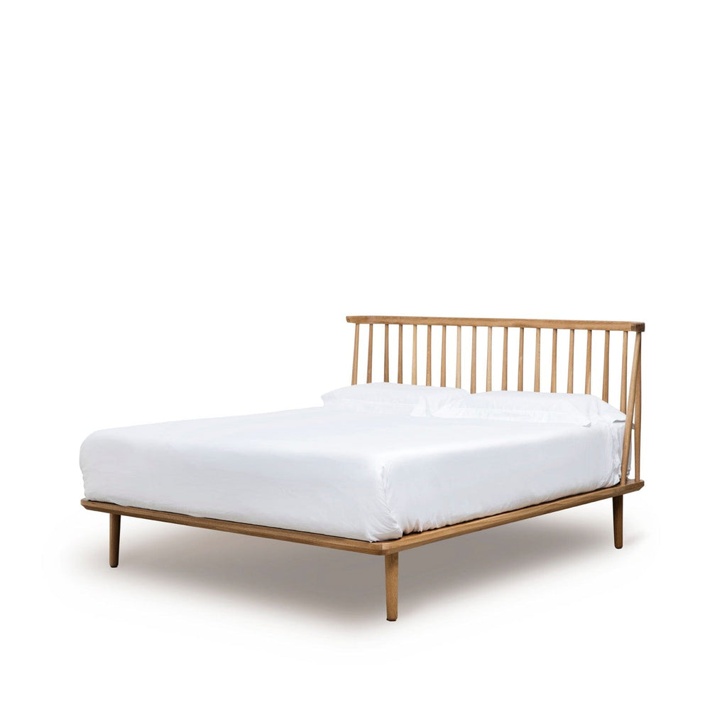 Spindle Bed - Queen Size with Elegant Shaker Style Design